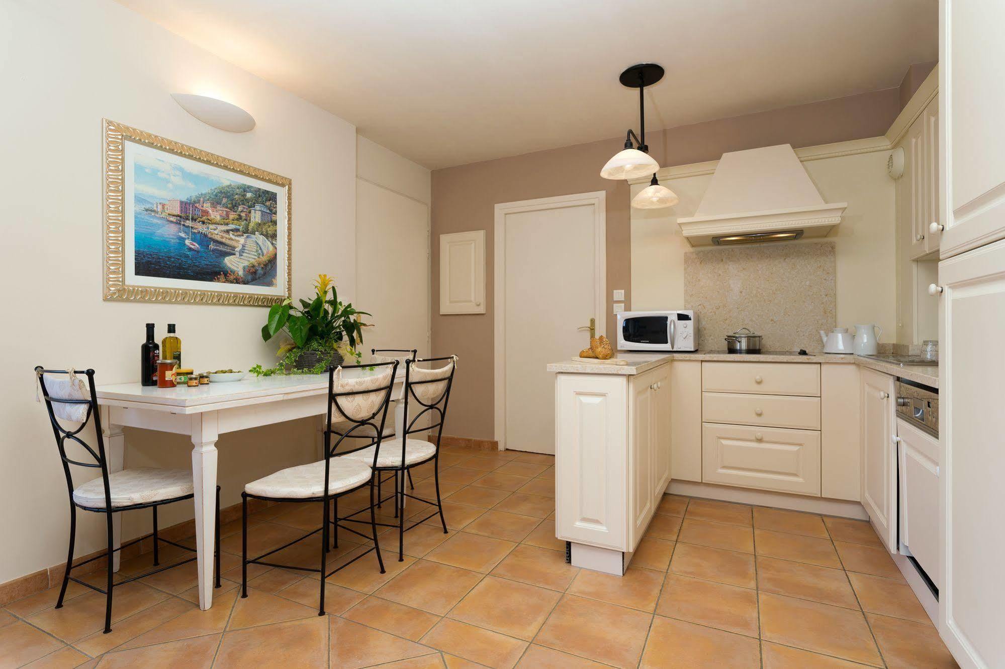 Madame Vacances Domaine Du Provence Country Club Service Premium Saumane-de-Vaucluse Exterior photo